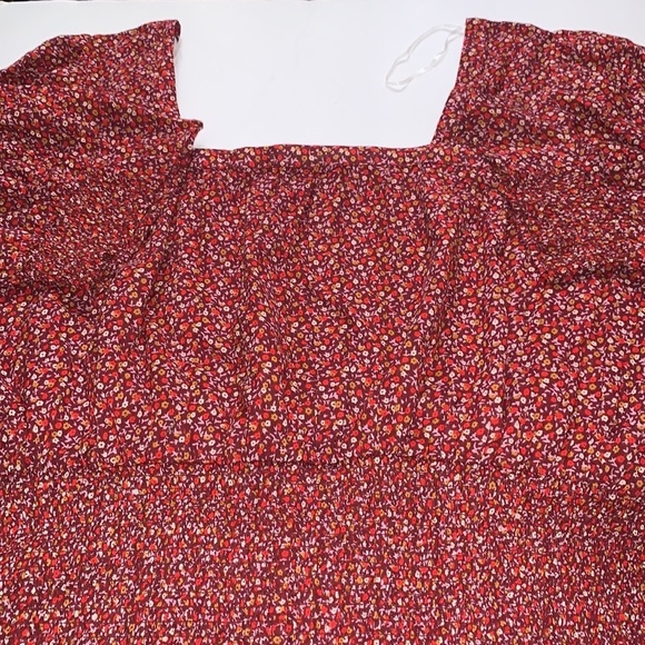 (4X)- Universal Thread Plus Size Puff Elbow Sleeve Smocked Fitted Blouse - Picture 4 of 9